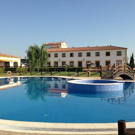 Hospedium Hotel Cortijo Santa Cruz Villanueva De La Serena Bagian luar foto
