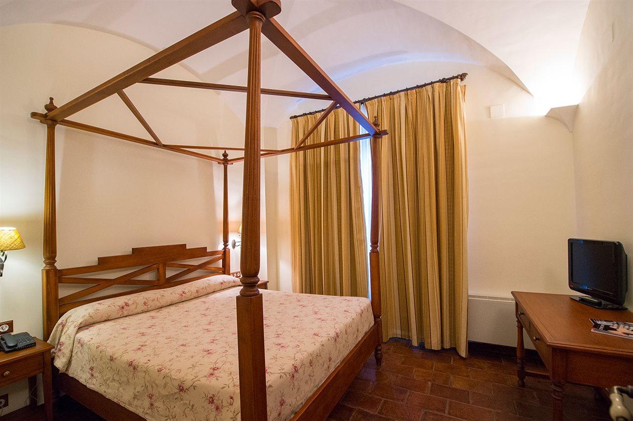 Hospedium Hotel Cortijo Santa Cruz Villanueva De La Serena Bagian luar foto