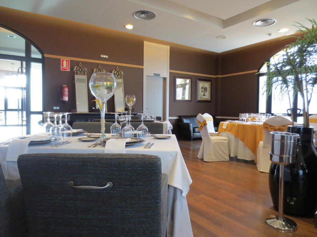 Hospedium Hotel Cortijo Santa Cruz Villanueva De La Serena Bagian luar foto